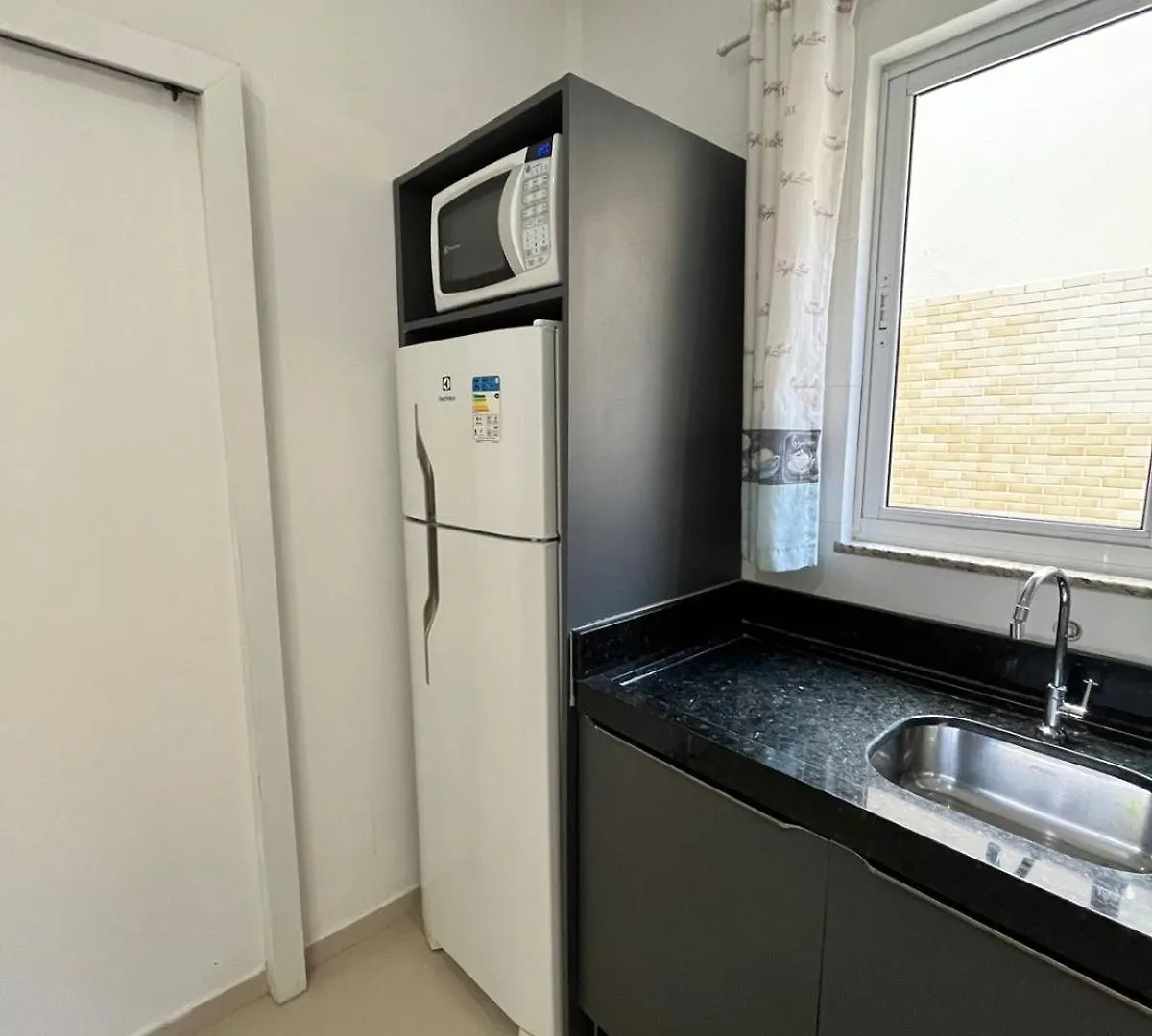 Residencial Agua Belas Bombinhas 0*,